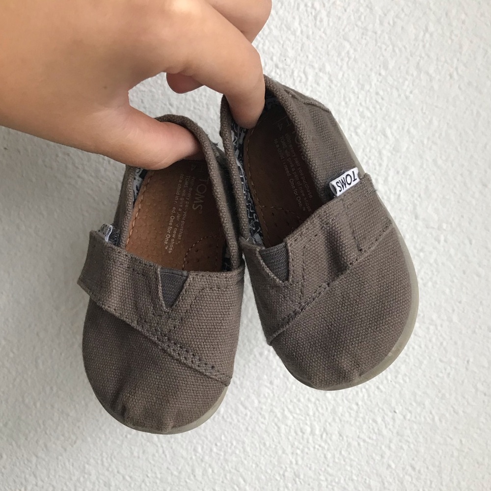 Toms baby shoes